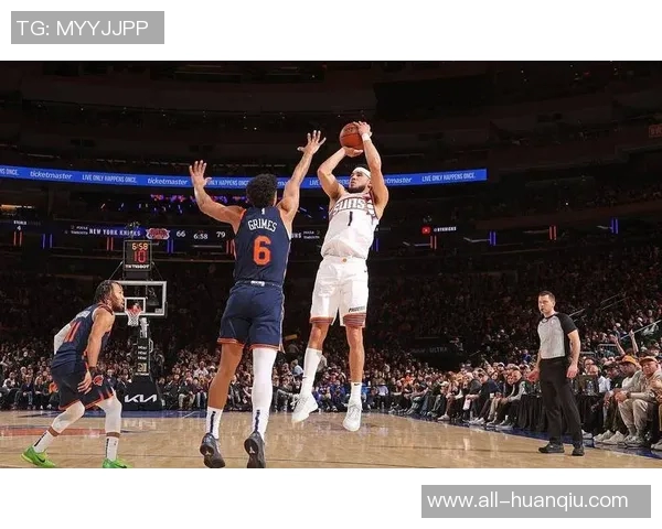 太阳主帅赞对手防守强大布克关键时刻频频得分展现实力