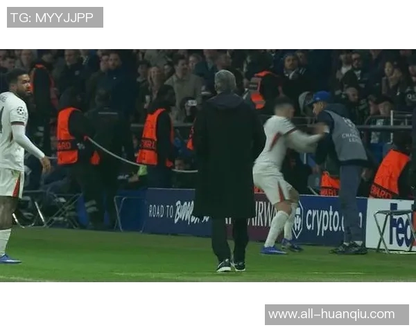 内托遭球迷网暴仍坚持保留切尔西社媒内容引发热议